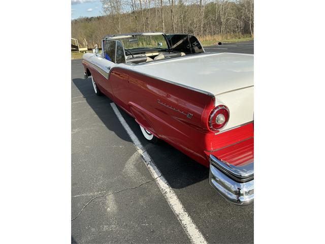 1957 Ford Skyliner (CC-2121823) for sale in Mount airy, North Carolina