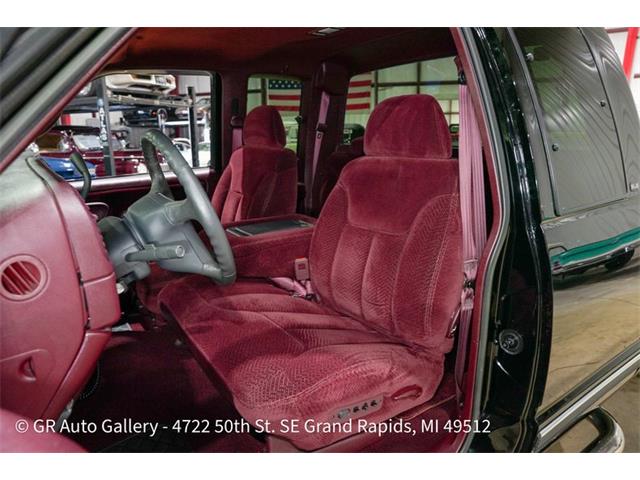 1998 GMC Sierra (CC-2121882) for sale in Kentwood, Michigan
