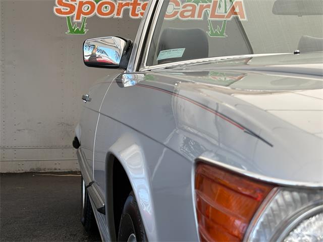 1989 Mercedes-Benz 560 (CC-2121947) for sale in Los Angeles, California