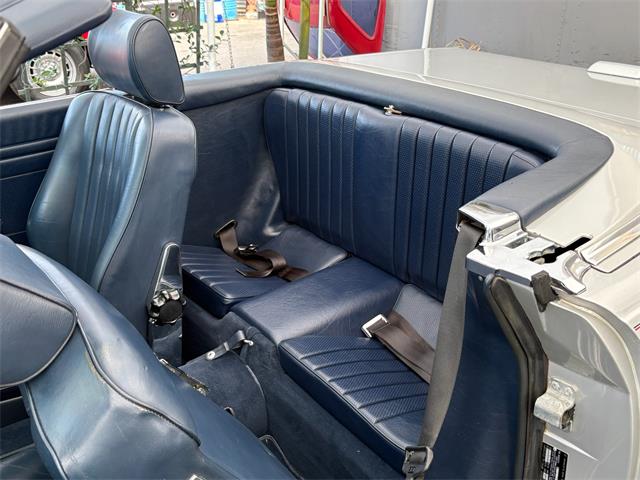 1989 Mercedes-Benz 560 (CC-2121947) for sale in Los Angeles, California