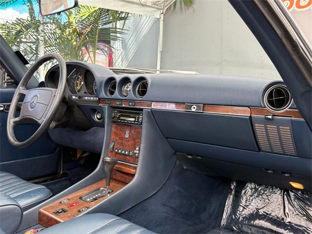1989 Mercedes-Benz 560 (CC-2121947) for sale in Los Angeles, California