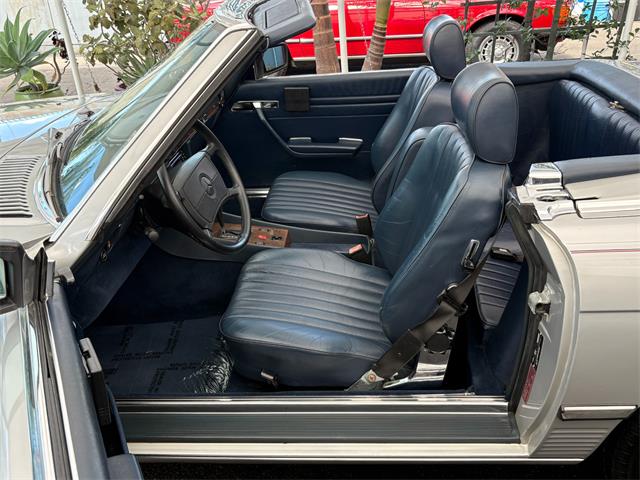 1989 Mercedes-Benz 560 (CC-2121947) for sale in Los Angeles, California