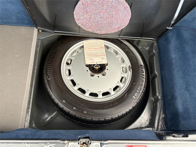 1989 Mercedes-Benz 560 (CC-2121947) for sale in Los Angeles, California