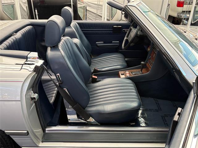 1989 Mercedes-Benz 560 (CC-2121947) for sale in Los Angeles, California