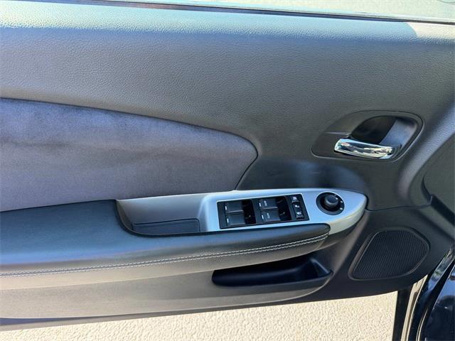 2011 Chrysler 200 (CC-2121958) for sale in Edison, New Jersey