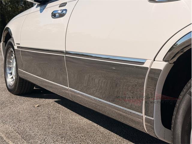 2001 Lincoln Town Car (CC-2120318) for sale in Alsip, Illinois