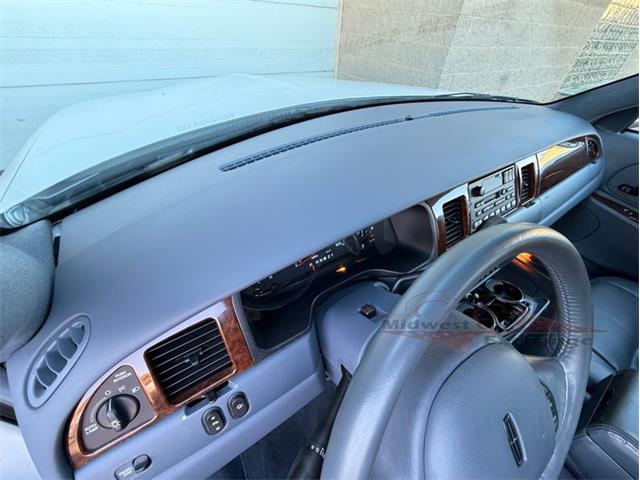 2001 Lincoln Town Car (CC-2120318) for sale in Alsip, Illinois