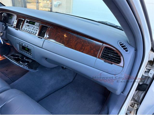 2001 Lincoln Town Car (CC-2120318) for sale in Alsip, Illinois