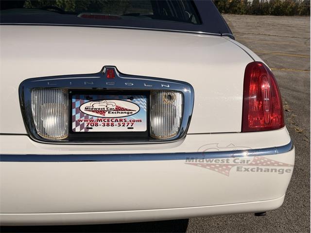 2001 Lincoln Town Car (CC-2120318) for sale in Alsip, Illinois