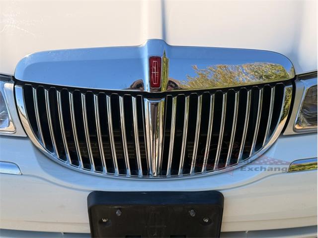 2001 Lincoln Town Car (CC-2120318) for sale in Alsip, Illinois