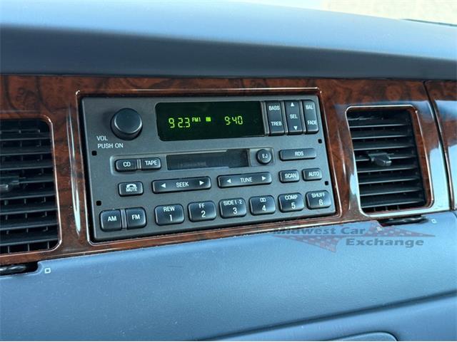 2001 Lincoln Town Car (CC-2120318) for sale in Alsip, Illinois