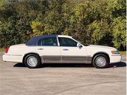 2001 Lincoln Town Car (CC-2120318) for sale in Alsip, Illinois