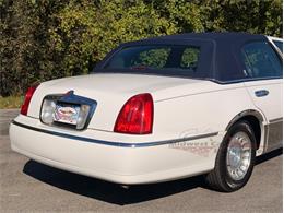 2001 Lincoln Town Car (CC-2120318) for sale in Alsip, Illinois