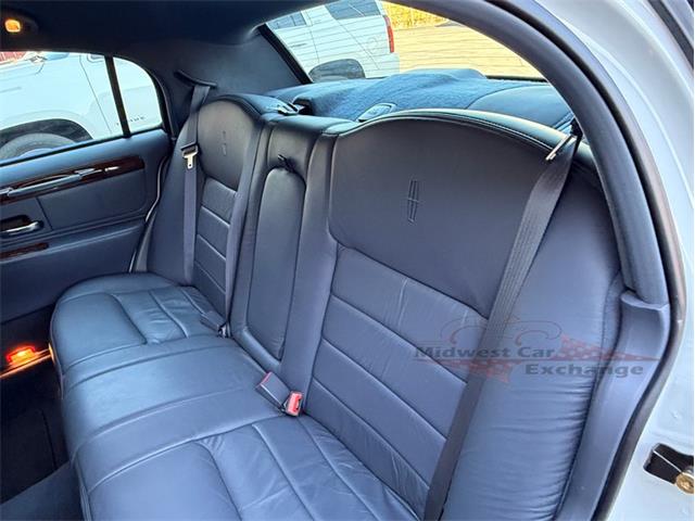 2001 Lincoln Town Car (CC-2120318) for sale in Alsip, Illinois