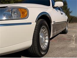 2001 Lincoln Town Car (CC-2120318) for sale in Alsip, Illinois