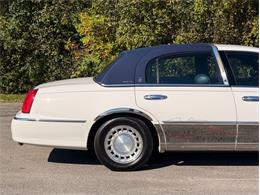 2001 Lincoln Town Car (CC-2120318) for sale in Alsip, Illinois