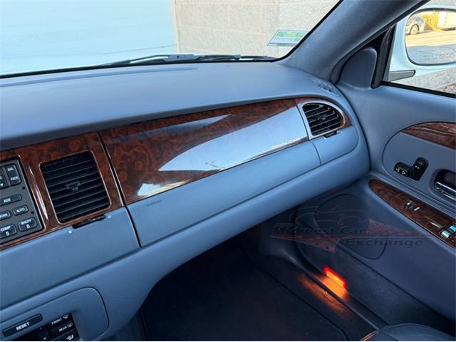 2001 Lincoln Town Car (CC-2120318) for sale in Alsip, Illinois