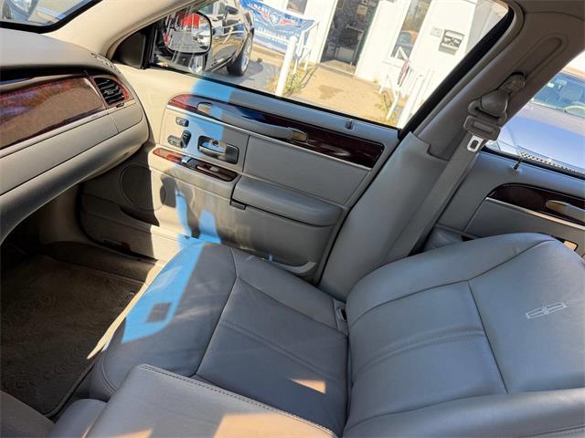 2011 Lincoln Town Car (CC-2120392) for sale in Edison, New Jersey
