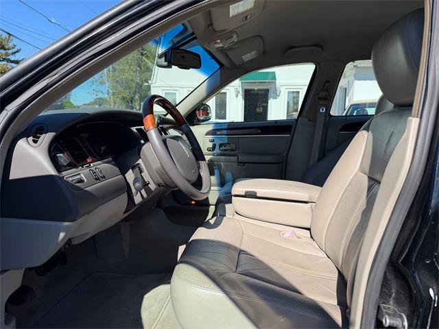 2011 Lincoln Town Car (CC-2120392) for sale in Edison, New Jersey