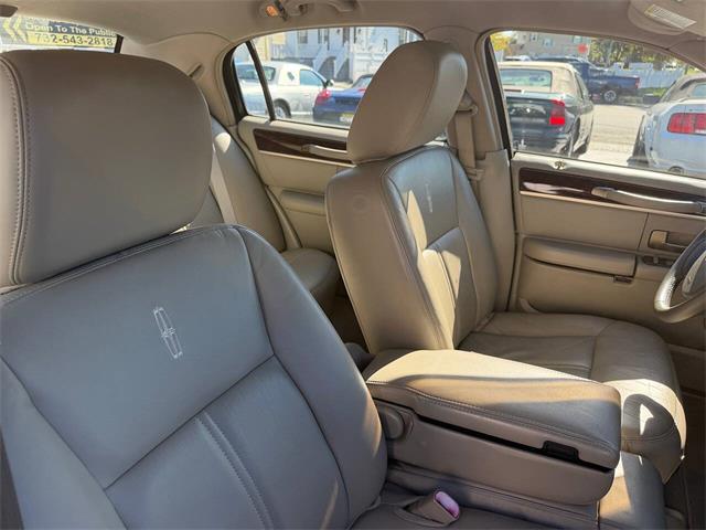 2011 Lincoln Town Car (CC-2120392) for sale in Edison, New Jersey