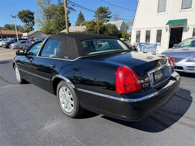 2011 Lincoln Town Car (CC-2120392) for sale in Edison, New Jersey