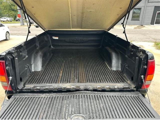 2002 Chevrolet Silverado (CC-2120970) for sale in Cadillac, Michigan