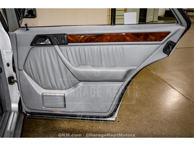 1992 Mercedes-Benz 500 (CC-2120997) for sale in Grand Rapids, Michigan