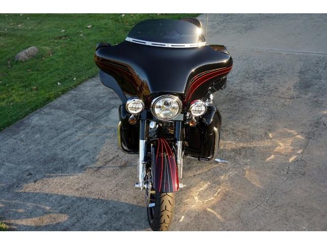 2011 Harley-Davidson CVO Street Glide (CC-691176) for sale in Solon, Ohio
