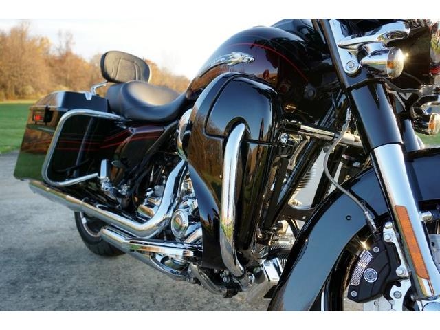 2011 Harley-Davidson CVO Street Glide (CC-691176) for sale in Solon, Ohio