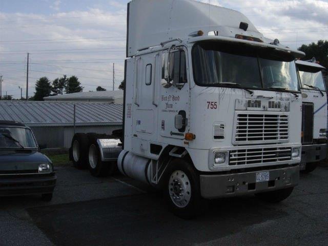 1993 International 9600 (CC-725853) for sale in Hickory, North Carolina