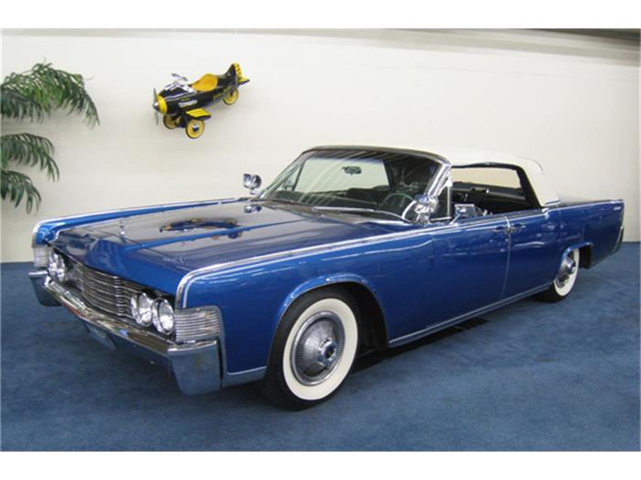 Lincoln continental 1965 года