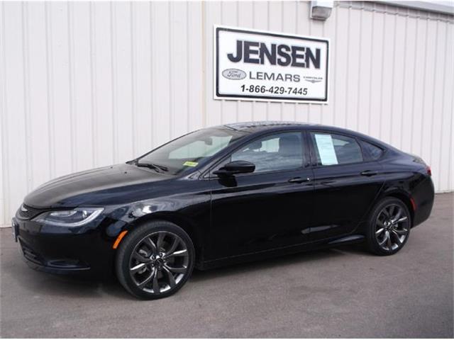 2015 Chrysler 200 (CC-789357) for sale in Sioux City, Iowa