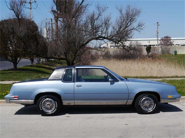 1985 Oldsmobile Cutlass Supreme Brougham (CC-815863) for sale in Alsip, Illinois