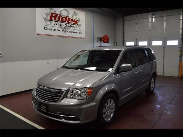 2016 Chrysler Town & Country (CC-823351) for sale in Bismarck, North Dakota