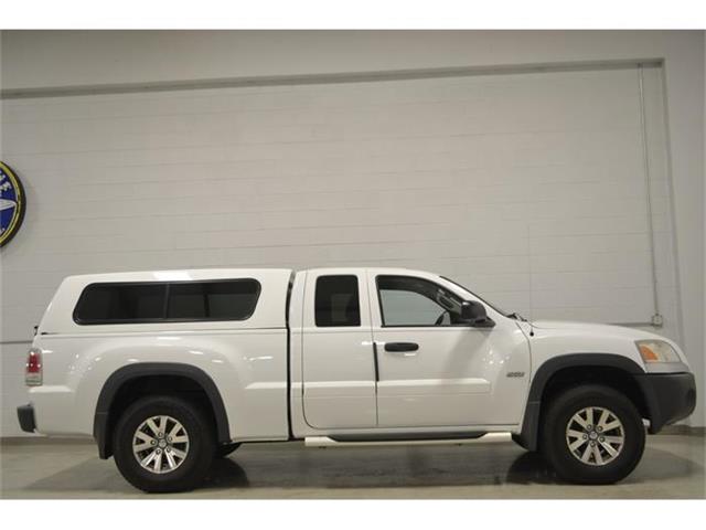 2006 Mitsubishi Raider (CC-828997) for sale in Whiteland, Indiana