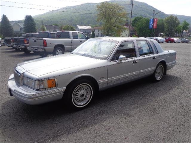 1993 Lincoln Town Car (CC-849897) for sale in Mill Hall, Pennsylvania