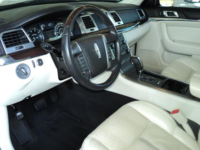 2009 Lincoln MKS Sedan 4D (CC-877484) for sale in Bend, Oregon