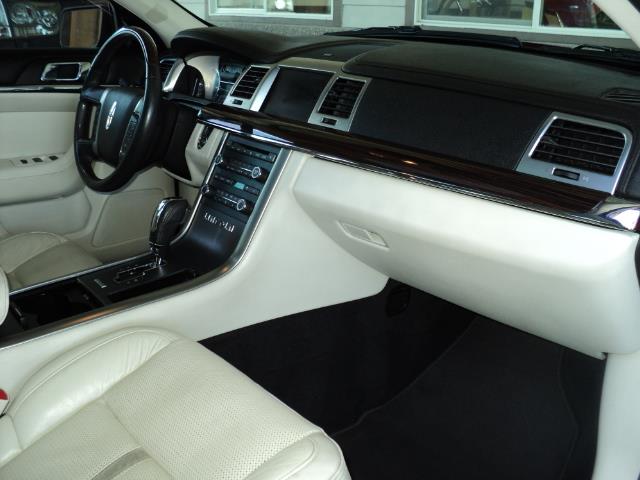 2009 Lincoln MKS Sedan 4D (CC-877484) for sale in Bend, Oregon