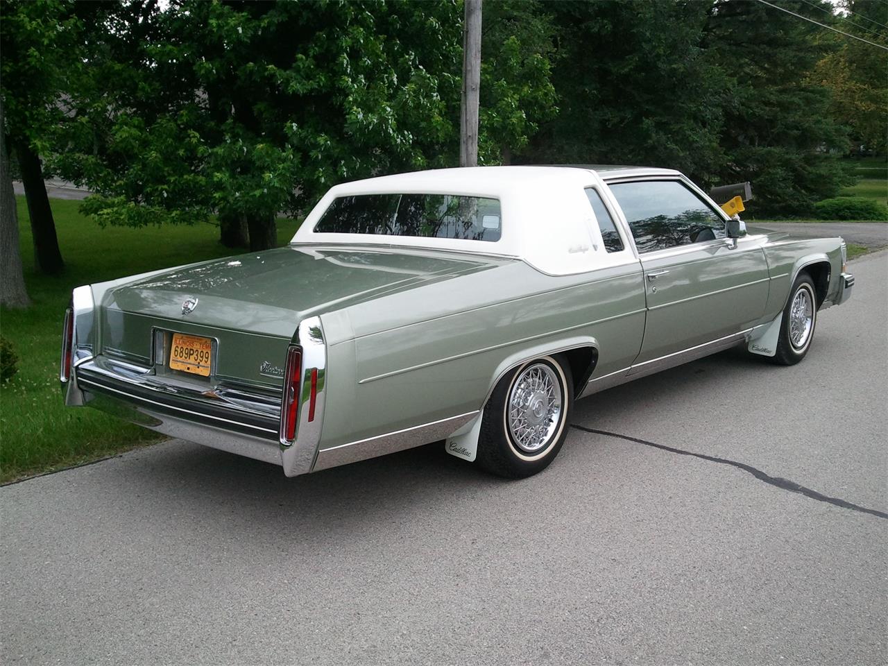 Cadillac fleetwood 1985