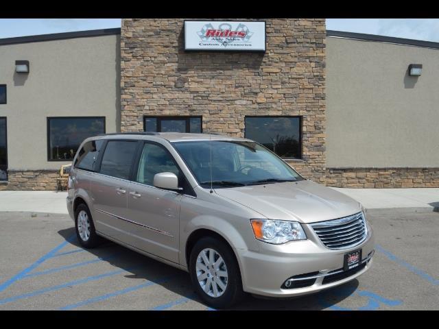 2015 Chrysler Town & Country (CC-883521) for sale in Bismarck, North Dakota