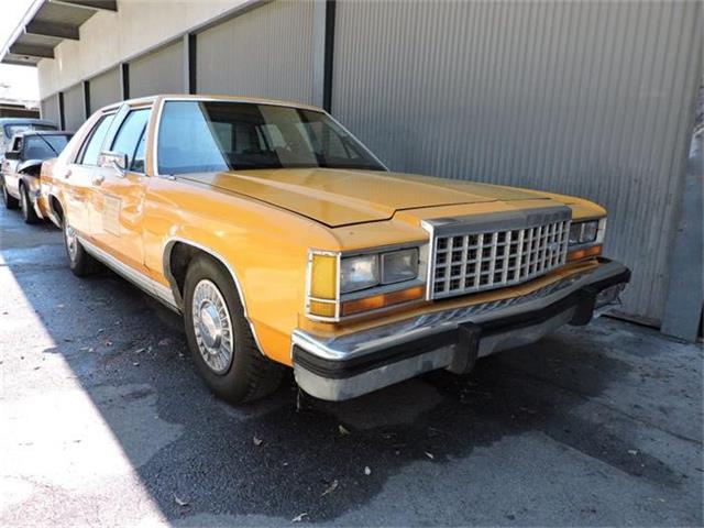 1987 Ford Crown Victoria (CC-884855) for sale in Northridge, California