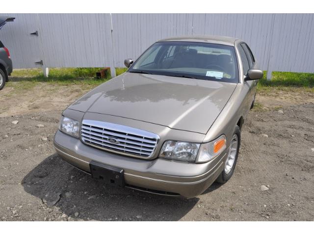 2001 Ford Crown Victoria (CC-887445) for sale in Milford, New Hampshire