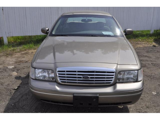 2001 Ford Crown Victoria (CC-887445) for sale in Milford, New Hampshire