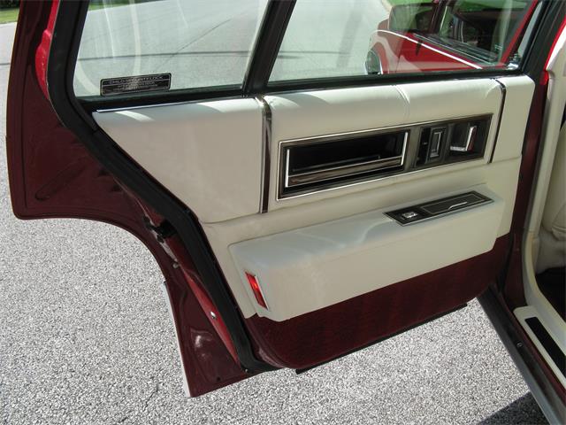 1993 Cadillac Sedan DeVille (CC-897119) for sale in Shaker Heights, Ohio