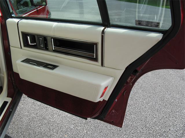 1993 Cadillac Sedan DeVille (CC-897119) for sale in Shaker Heights, Ohio