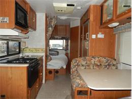 2003 Coachmen 210 CB 21 FT CLASS C V10 (CC-908637) for sale in Ontario, California