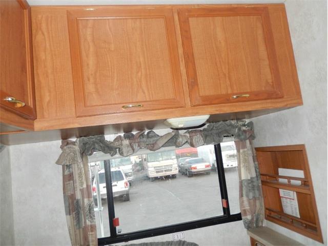 2003 Coachmen 210 CB 21 FT CLASS C V10 (CC-908637) for sale in Ontario, California