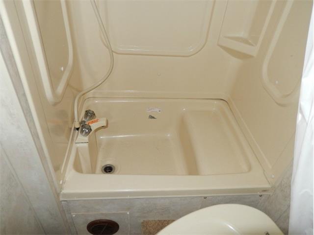 2003 Coachmen 210 CB 21 FT CLASS C V10 (CC-908637) for sale in Ontario, California
