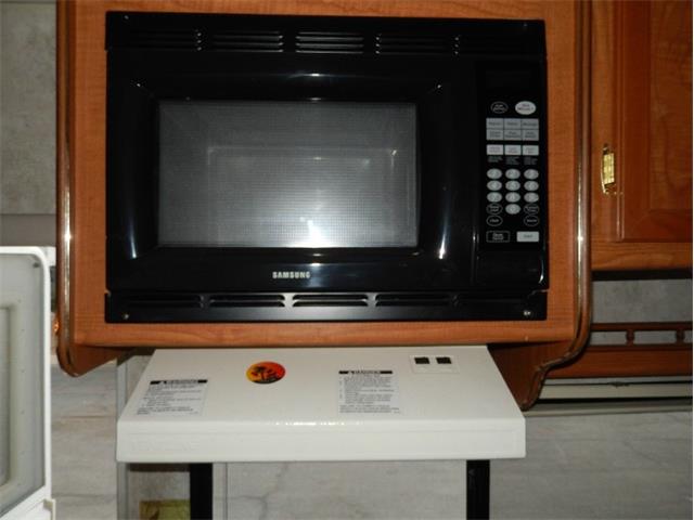 2003 Coachmen 210 CB 21 FT CLASS C V10 (CC-908637) for sale in Ontario, California
