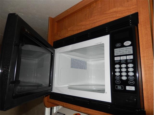 2003 Coachmen 210 CB 21 FT CLASS C V10 (CC-908637) for sale in Ontario, California